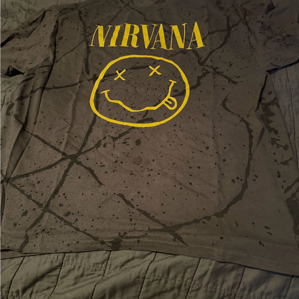 NWOT Nirvana Gray and Yellow Graphic Tee